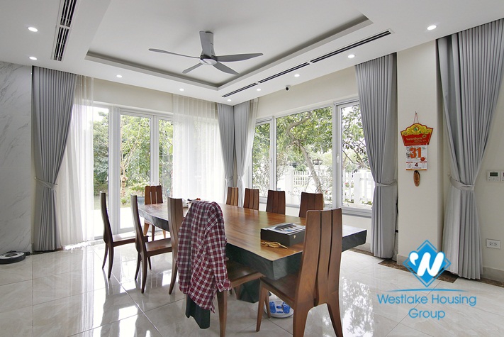  Massive ambassador corner villa for rent in Vinhomes Riverside - Long Bien